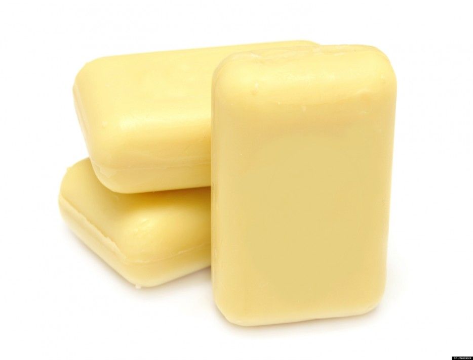 ما الفرق بين قاعدة الجلسرين وقاعدة الحليب في صناعة الصابون؟