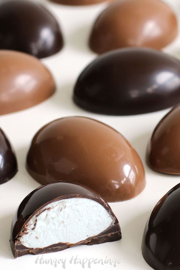 مارشميلو منزلي ناعم مغطى بالشوكولاتة الداكنة