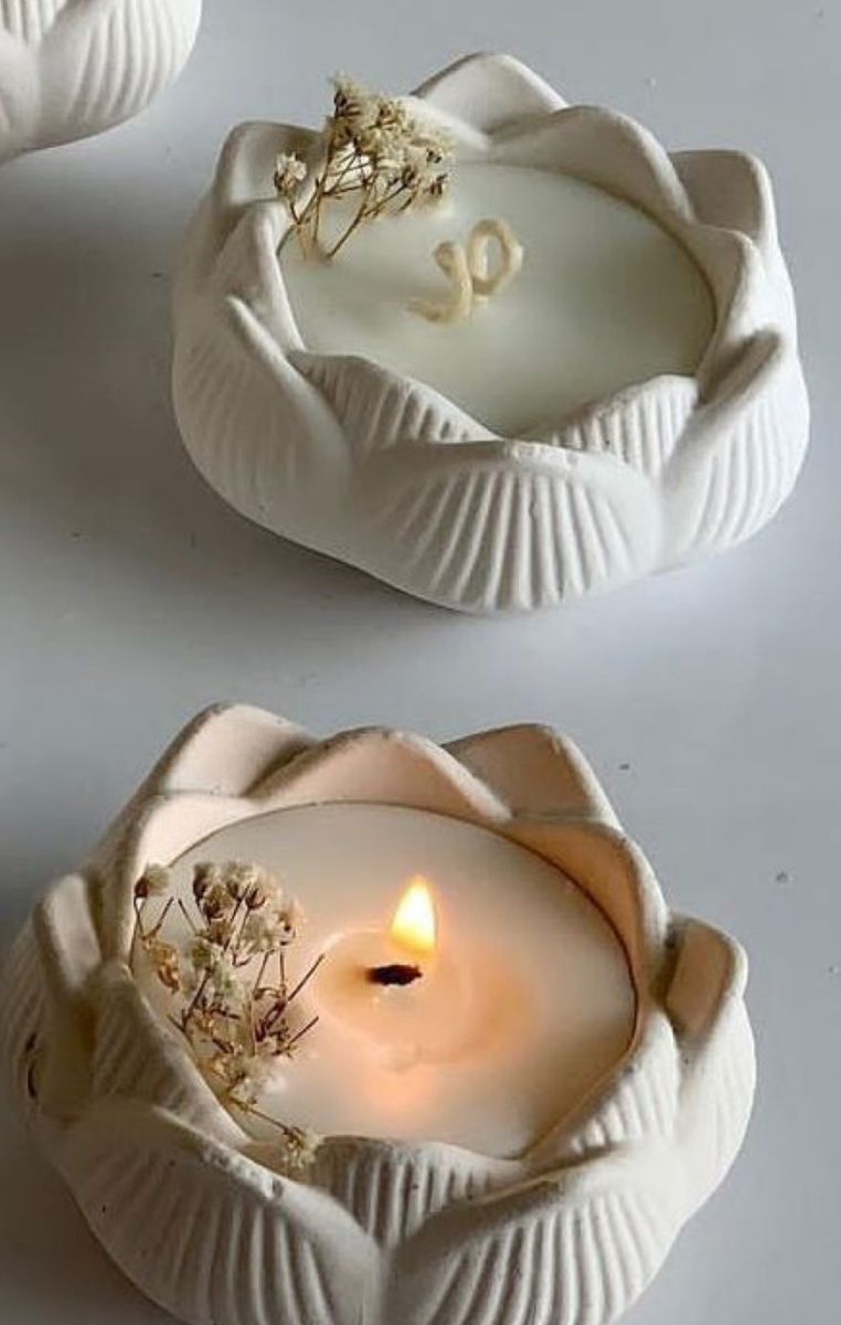 هل المصلّب في صناعة الشموع هو حمض الليمون؟ تعرف على الفرق بين حمض الستيريك وحمض الليمون وأيّهما يُستخدم لتقسية الشمع وتحسين جودة الشمعة.