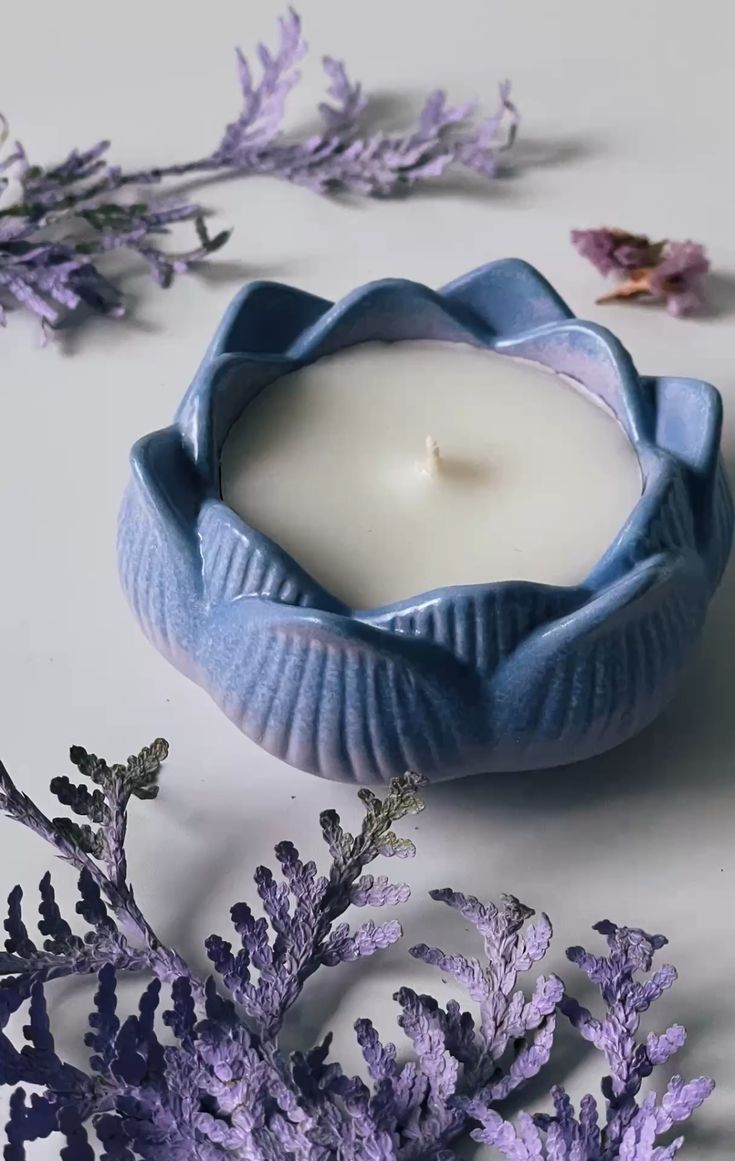 لماذا لا تفوح رائحة الشمعة عند إشعالها رغم قوتها؟ إليك الأسباب والحلول بالتفصيل.