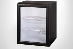 اختيار الثلاجة المناسبة لحفظ الشوكولاتة خطوة أساسية لنجاح أي مشروع منزلي. فالحفاظ على درجة حرارة ورطوبة مناسبة يساعد على منع تزهّر الشوكولاتة والحفاظ على طعمها ولمعانها وجودتها لأطول فترة ممكنة.